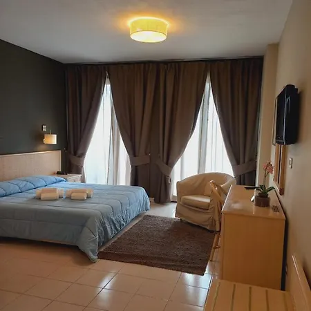 River Park Hotel 3*