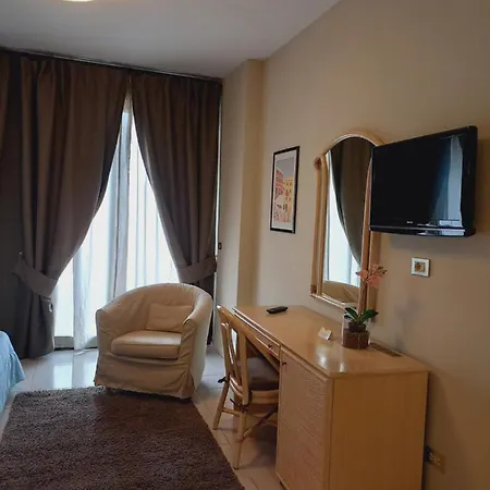 Hotel River Park 3*