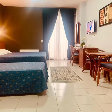 Hotel River Park 3*