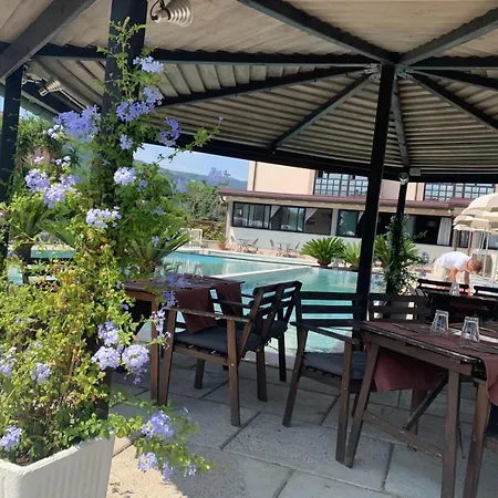 River Park Hotel 3*