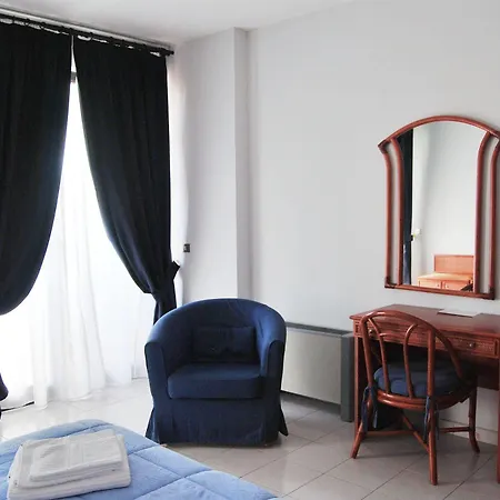 Hotel River Park 3*