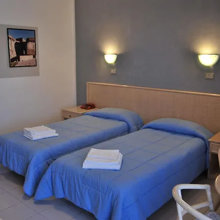 Hotel River Park 3*