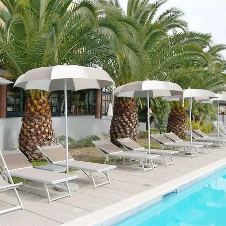 Hotel River Park 3*